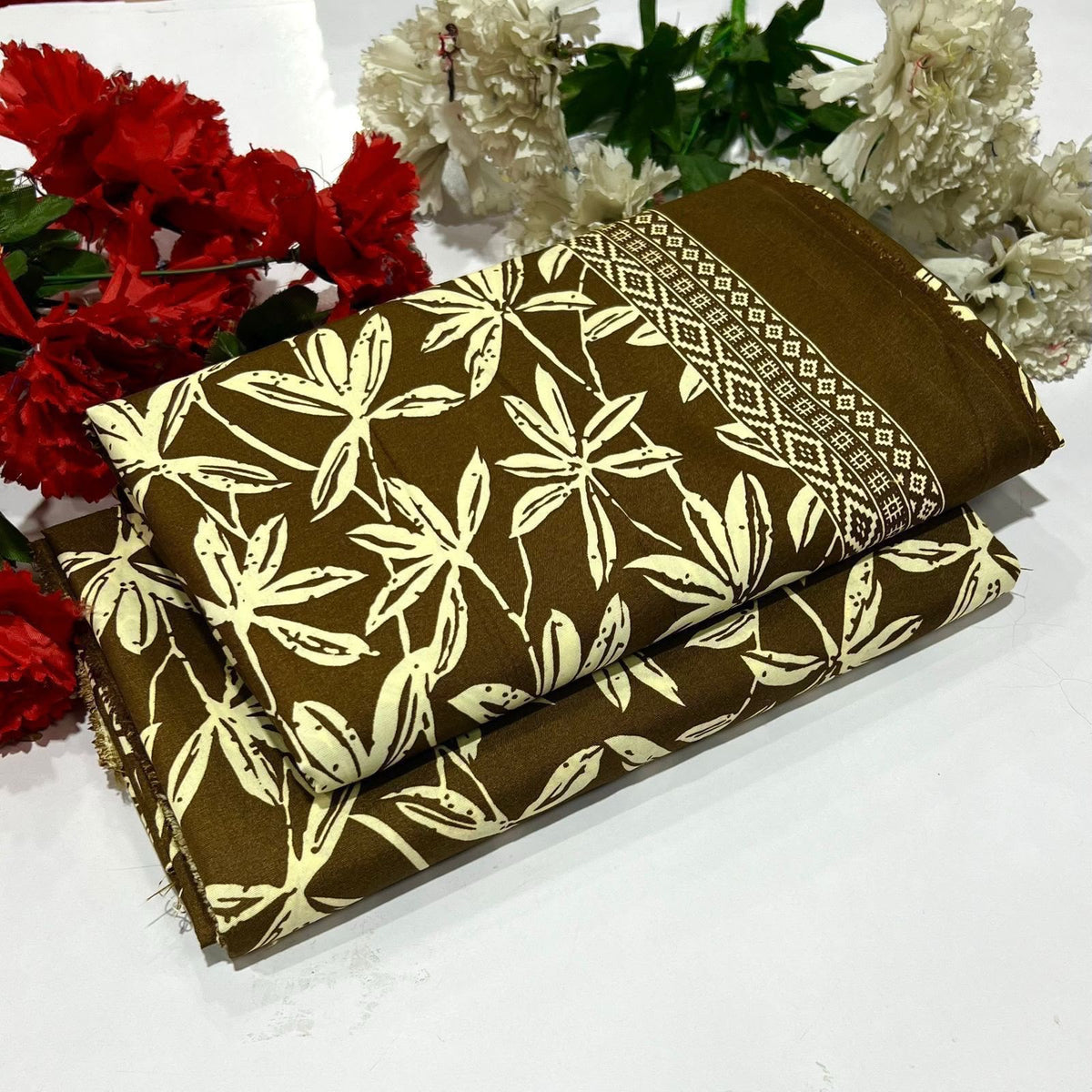 2 piece suit in Brown  with leaf pattern 